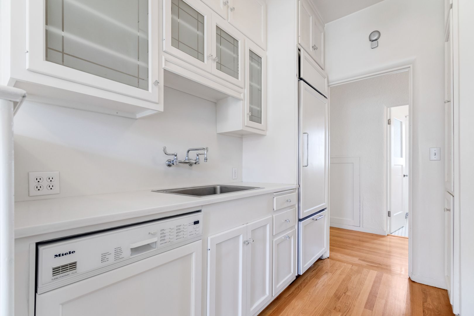 Palo Alto Apartment: 203 Bryant Street