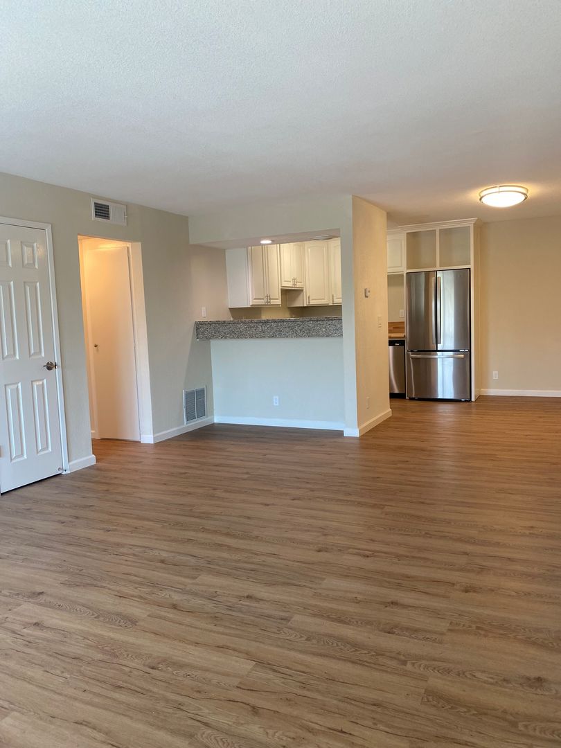 San Jose Apartment: 1225-1255 Saratoga Avenue (Office)