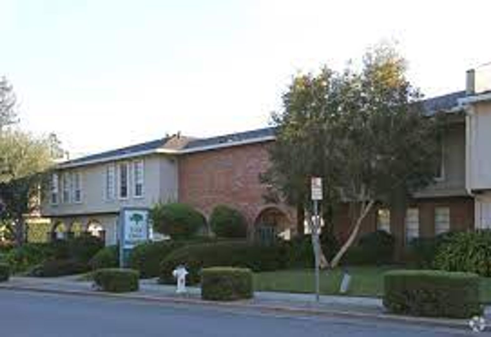 Sunnyvale Apartment: 158 N Sunnyvale Ave.