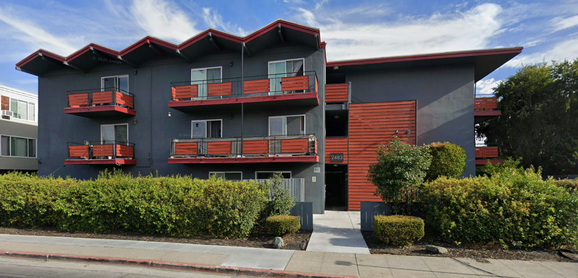 Redwood City Apartment: 2483 Middlefield Road
