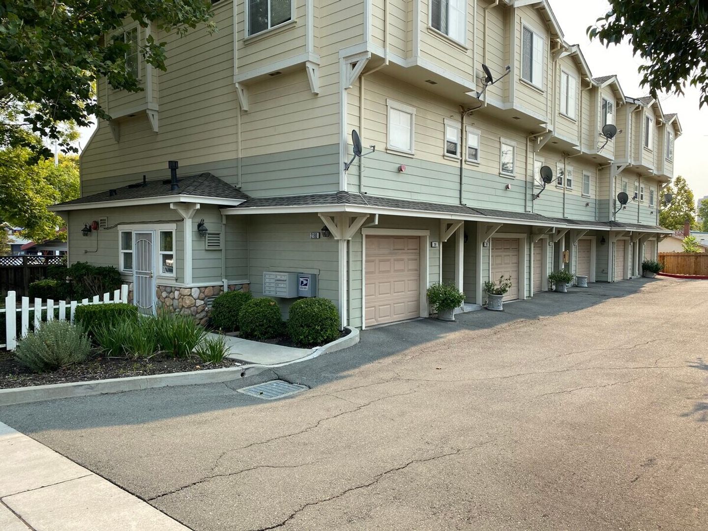 Concord Apartment: 2180 California St.