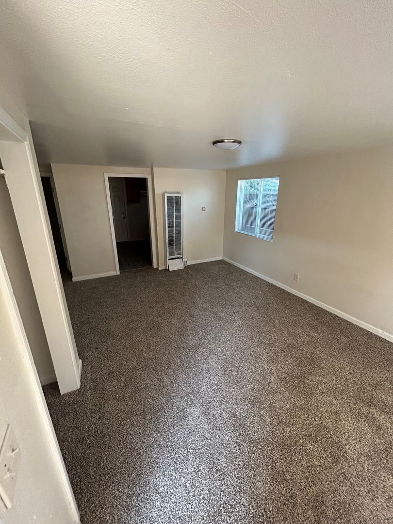 San Jose Apartment: 341 Menker Avenue