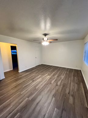 Charming Two Bedroom Apartment in Newark
