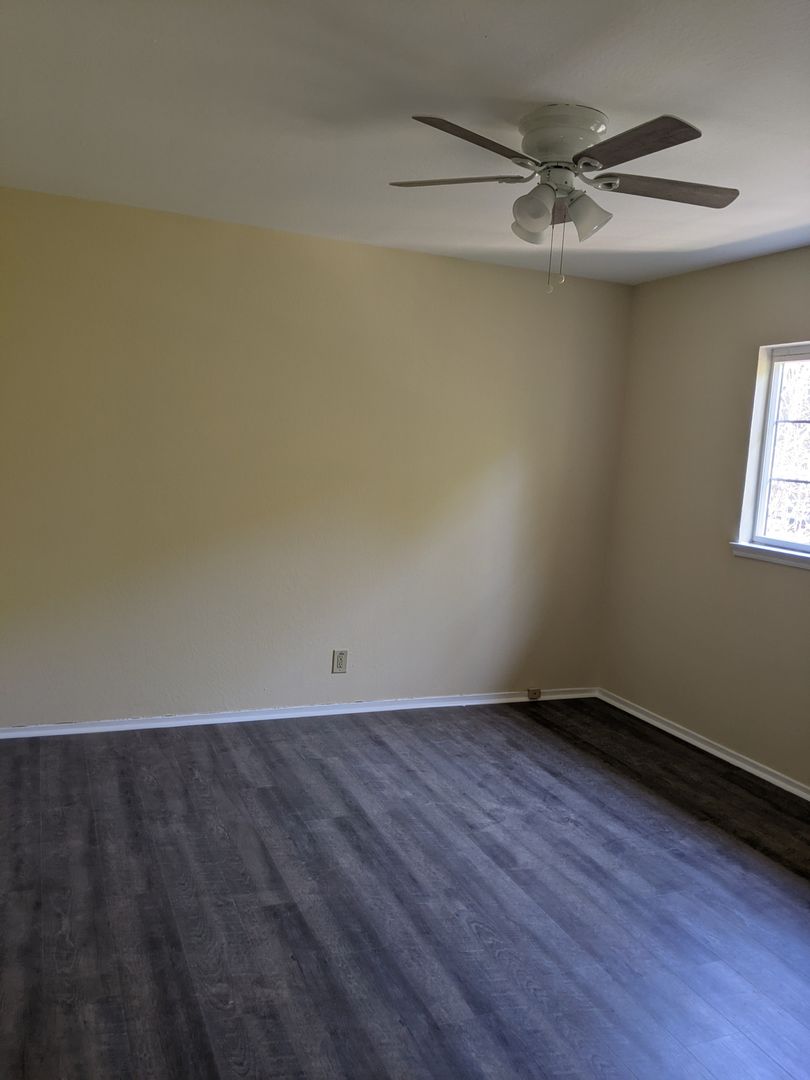 Mountain View Apartment: 493 Franklin Street