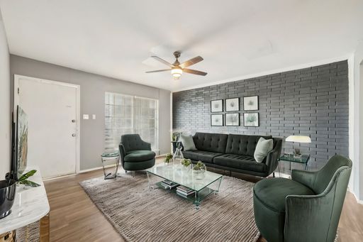 Apply Today at De Chantle Apartments! Now Accepting Housing Vouchers – photo 1