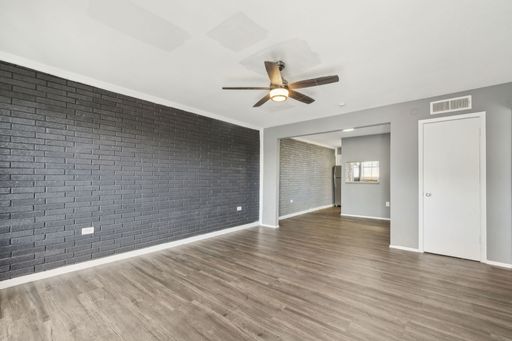 De Chantle 2 bed 1 bath Spacious – photo 1