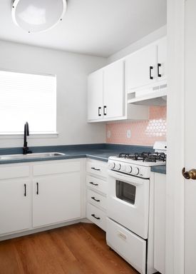 Two Bedroom One Bathroom Apartment – photo 1