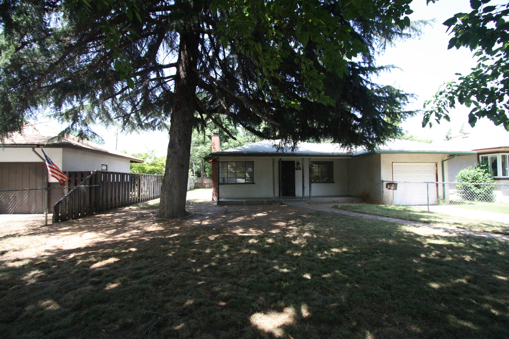 Fresno House: 1025 E. Saginaw Way