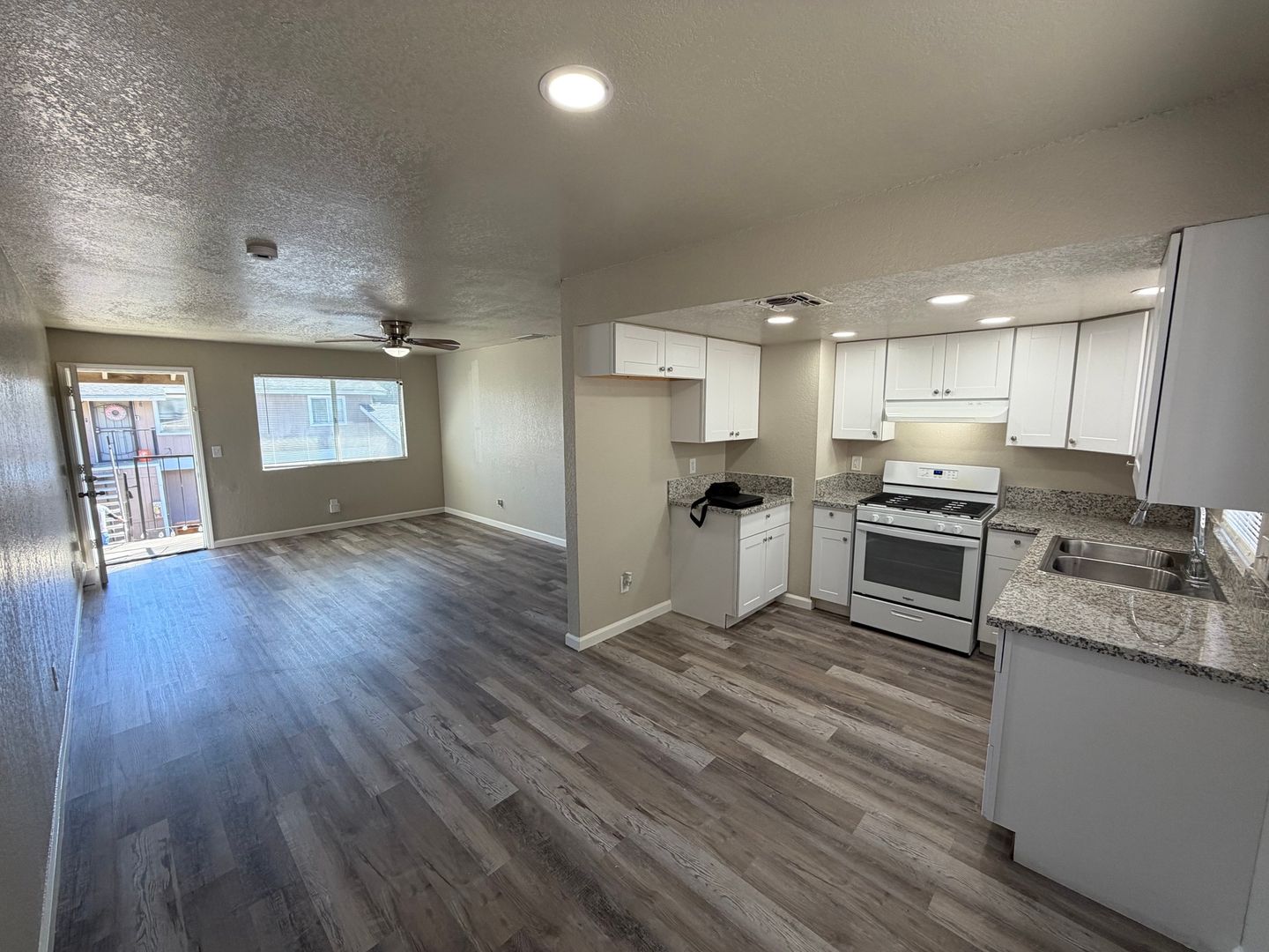 Fresno Apartment: 4833 E. Lane Ave.