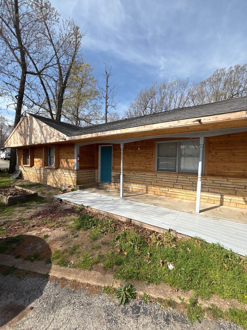 Highland Apartment: 2939 US-62 #412 Highland