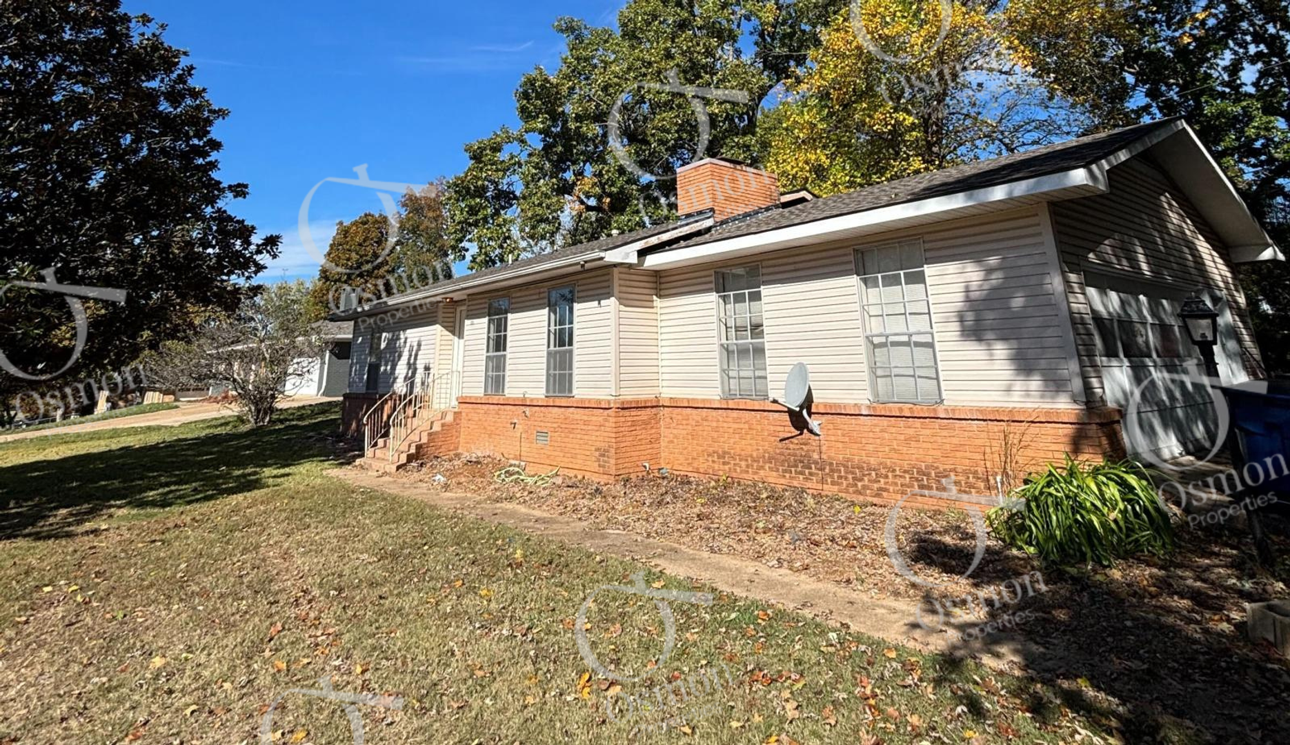 Mountain Home House: 909 E 1st St