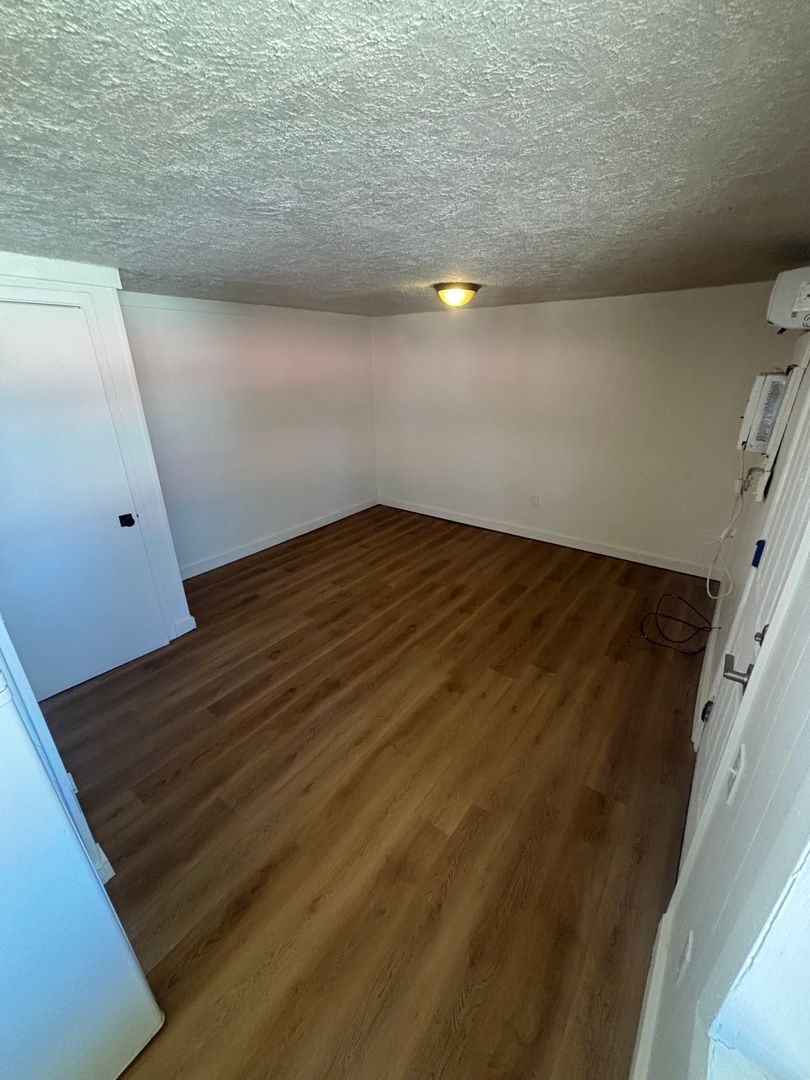 Cotter Apartment: 1815 Harding blvd