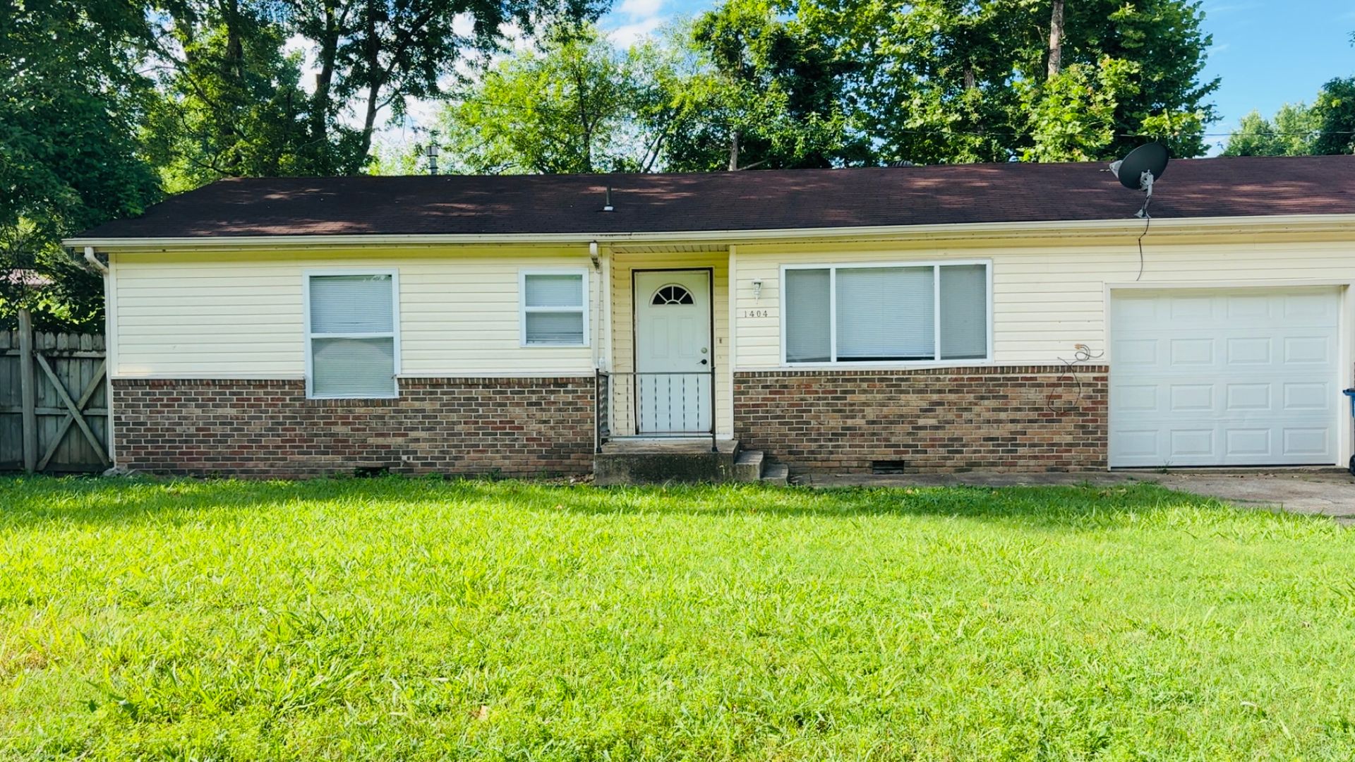Mountain Home Apartment: 1404 Larsen Ln