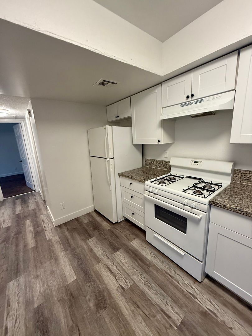 Las Vegas Apartment: 4500 E. Lake Mead