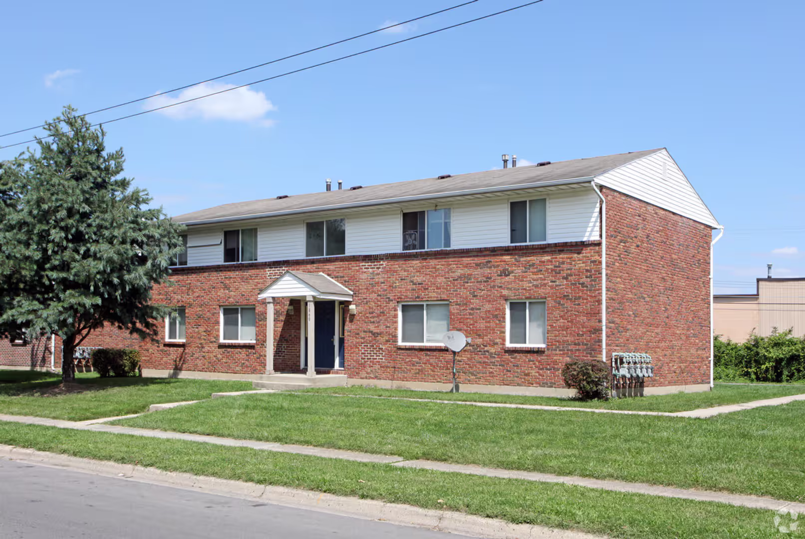 Columbus Apartment: 1679 Smith Rd.