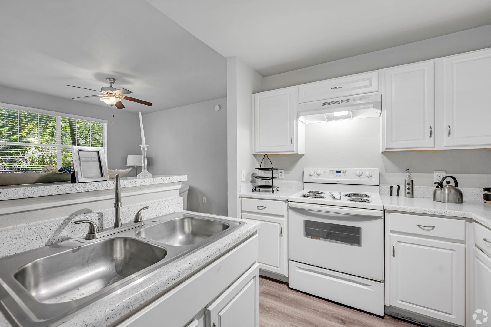 Dallas Apartment: 3130 Stag Rd