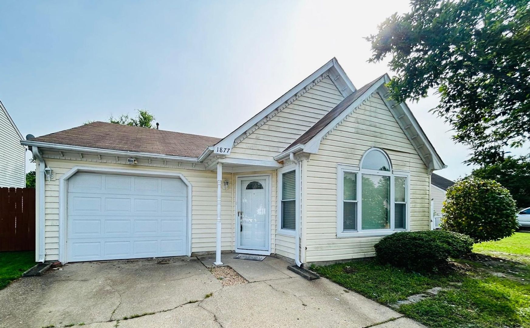 Virginia Beach House: 1877 John Brown Ln