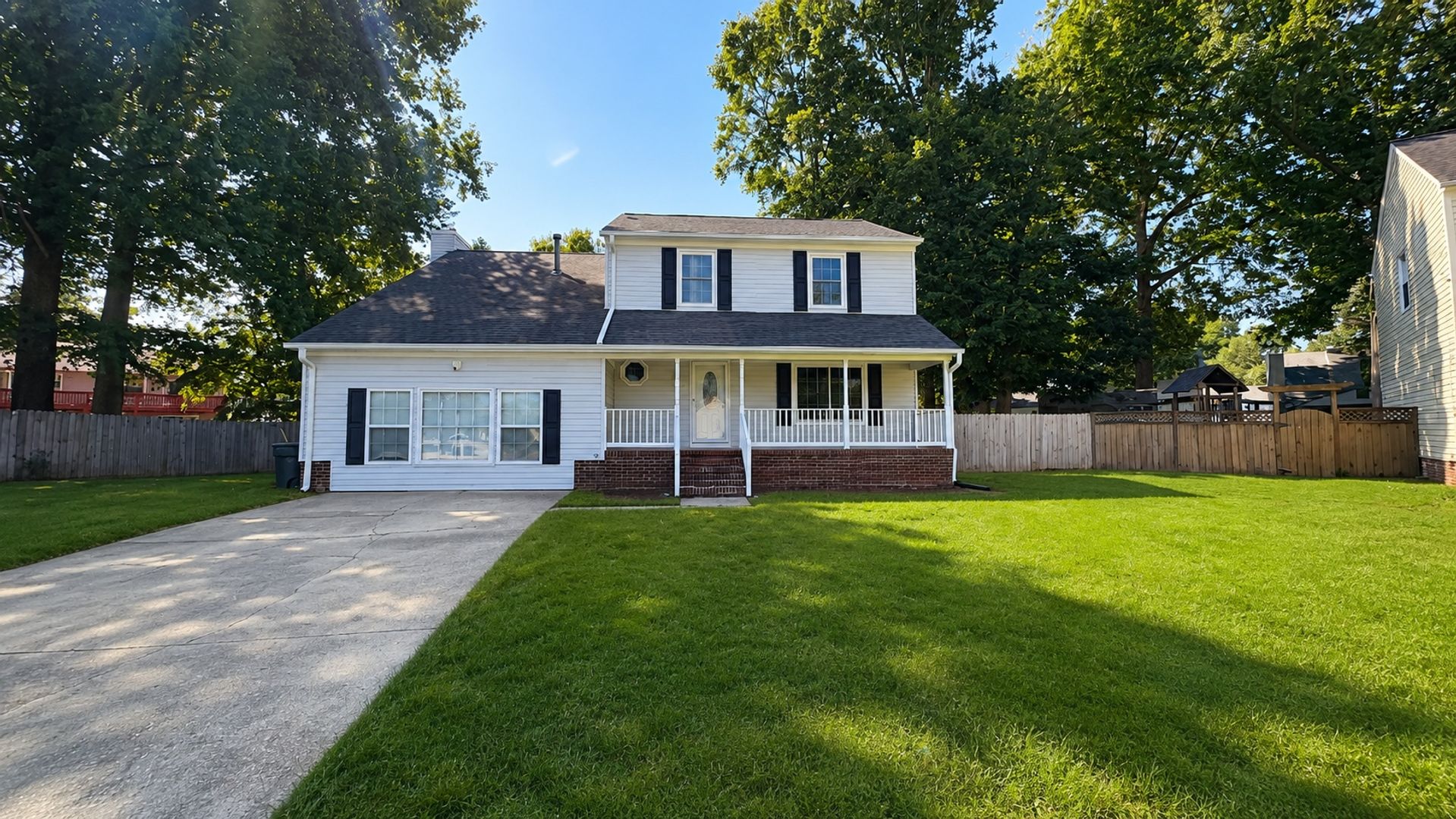 Hampton House: 2 Eisele Ct