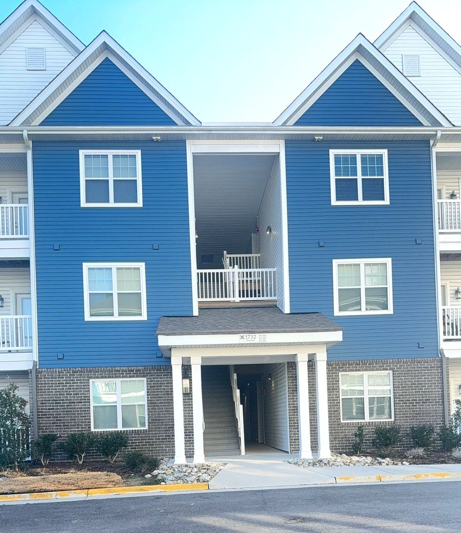 Virginia Beach Condo: 1732 Dromolin Dr #307