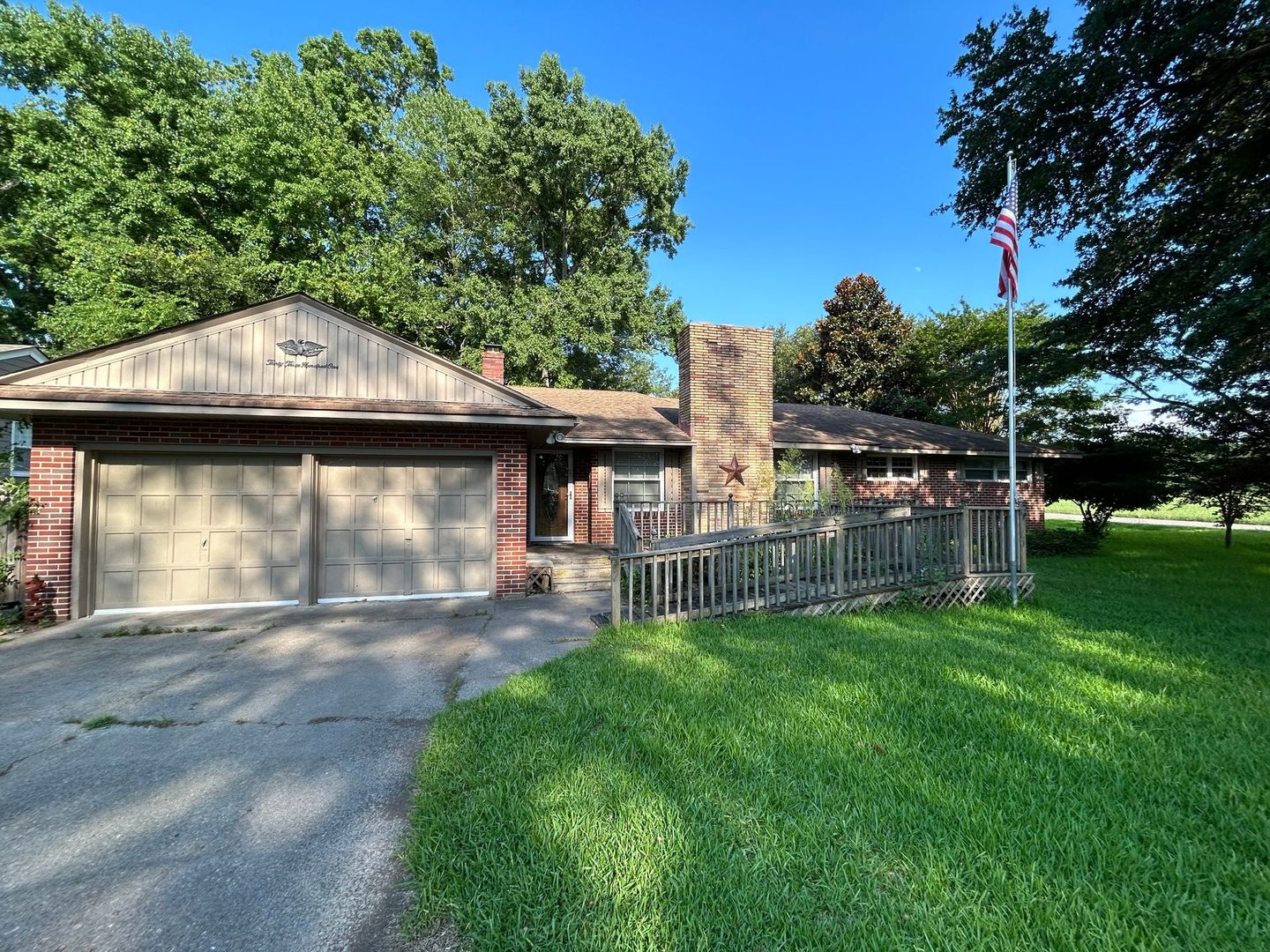 Portsmouth House: 3301 Brookside Ln