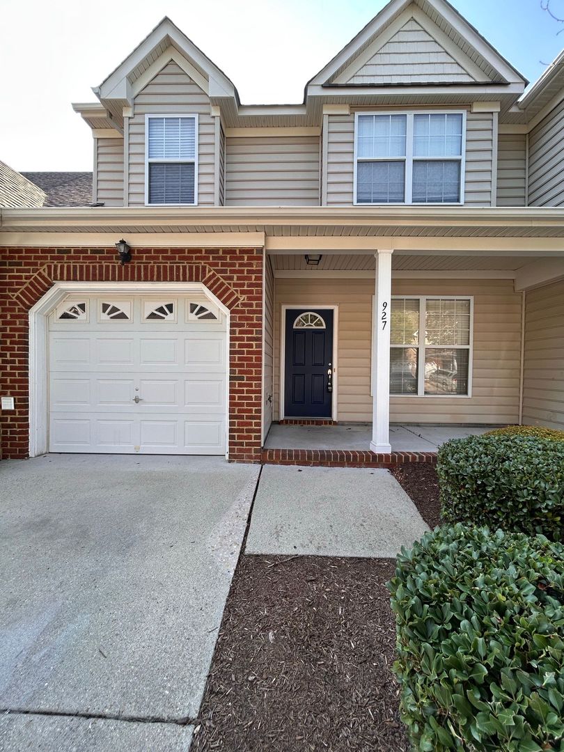 Virginia Beach Condo: 927 Hunley Dr