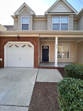 Now Available – Spacious 3-Bedroom in VB – photo 1