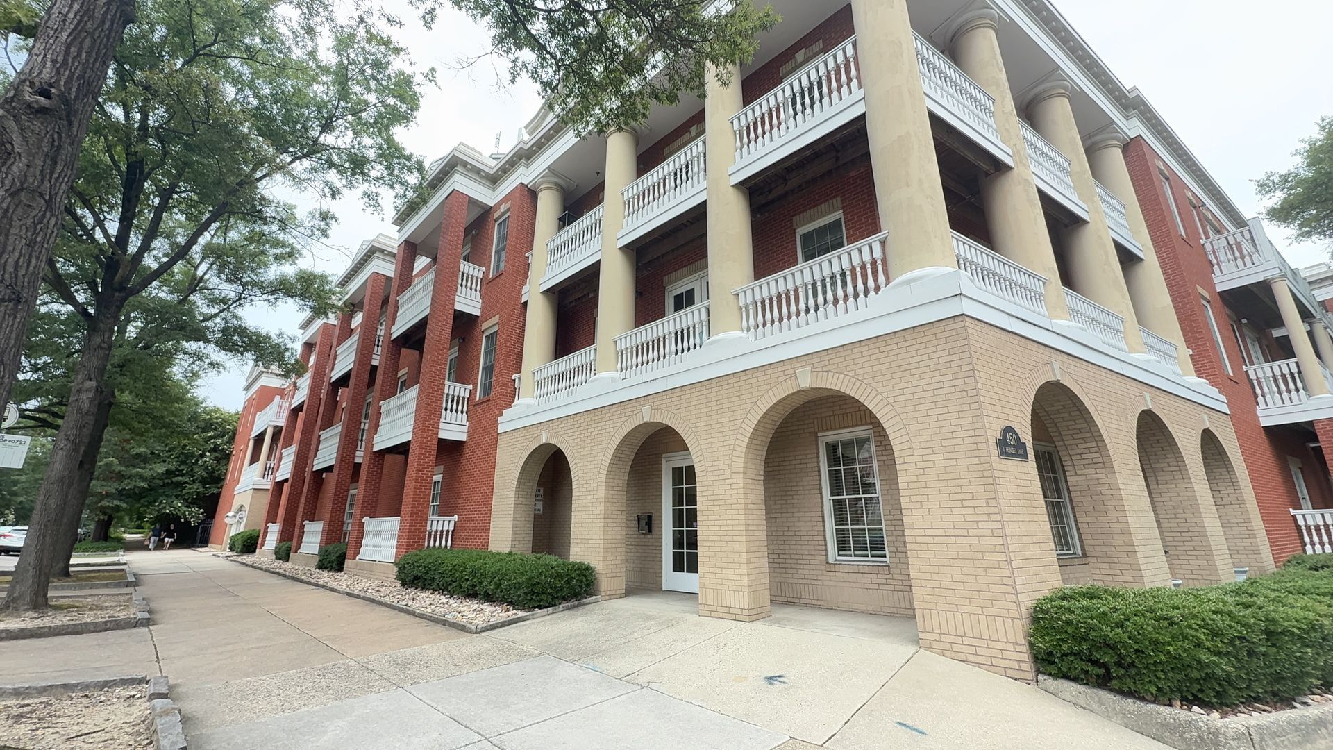 Norfolk Condo: 450 W Princess Anne Rd #308
