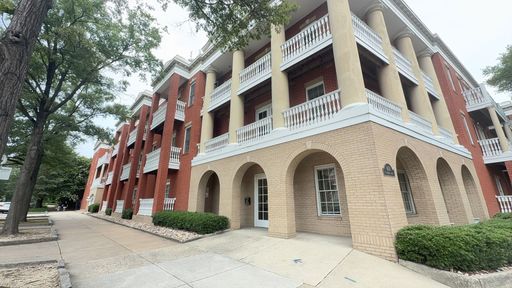 Modern 1-Bedroom Condo with Private Balcony! – photo 1