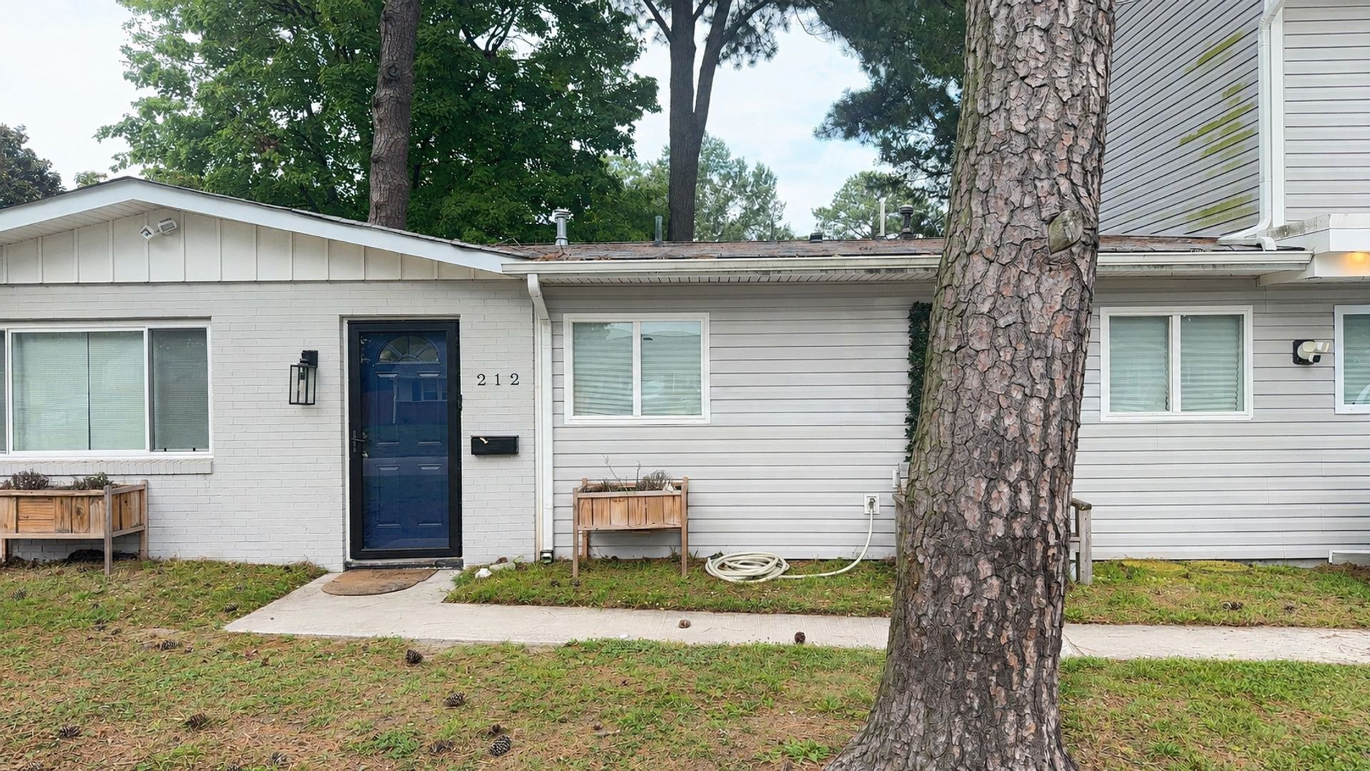 Virginia Beach House: 212 Waverly Dr