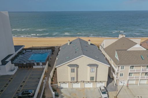 Coastal Living at Its Finest – photo 1