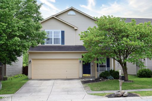 Spacious 3 Bedroom w/fenced yard in Avon! – photo 1