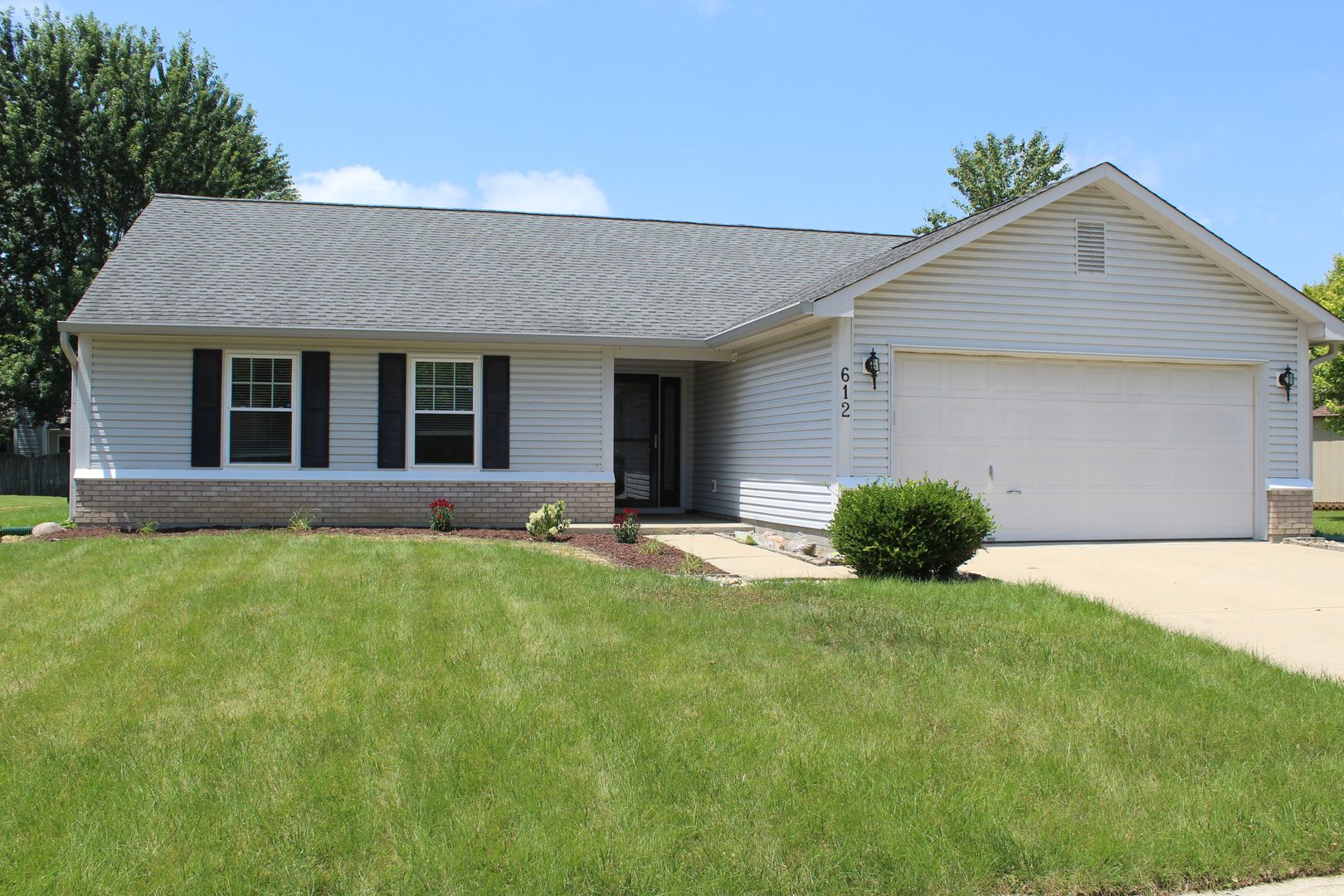 Avon House: 612 Woodfield Circle