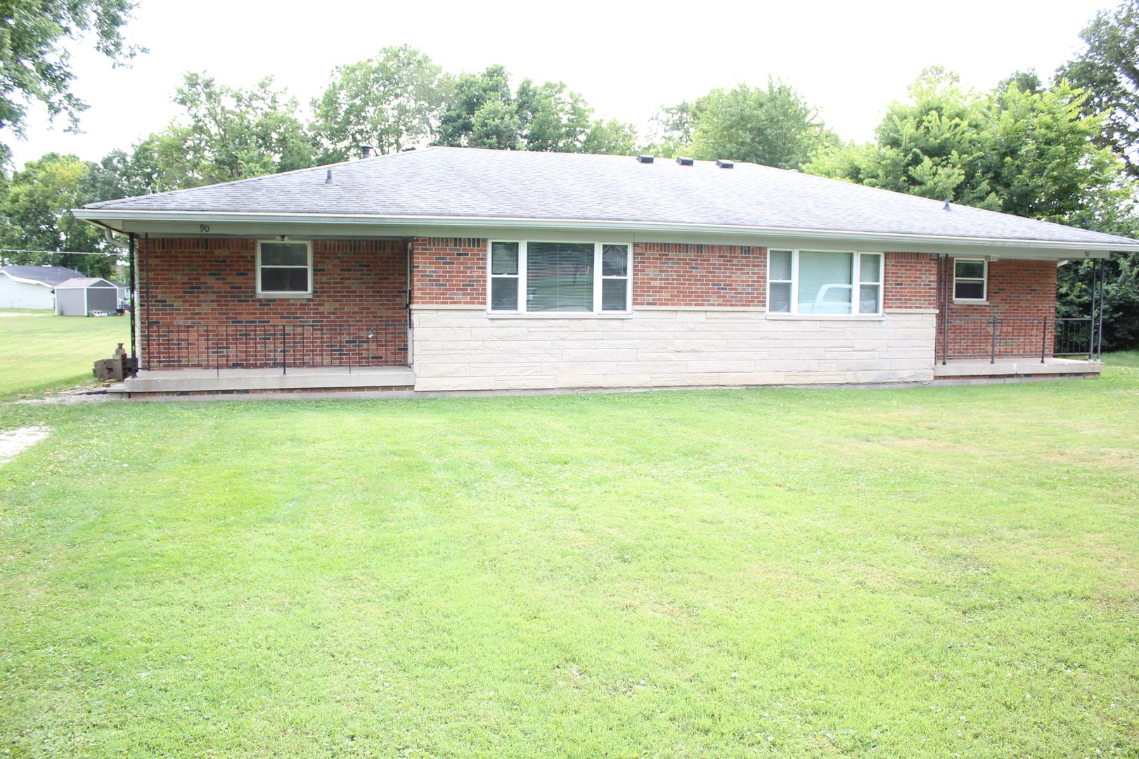 Avon House: 90 Poplar Grove