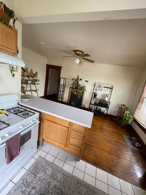 3 bedroom, 1 bath upper level unit – photo 1