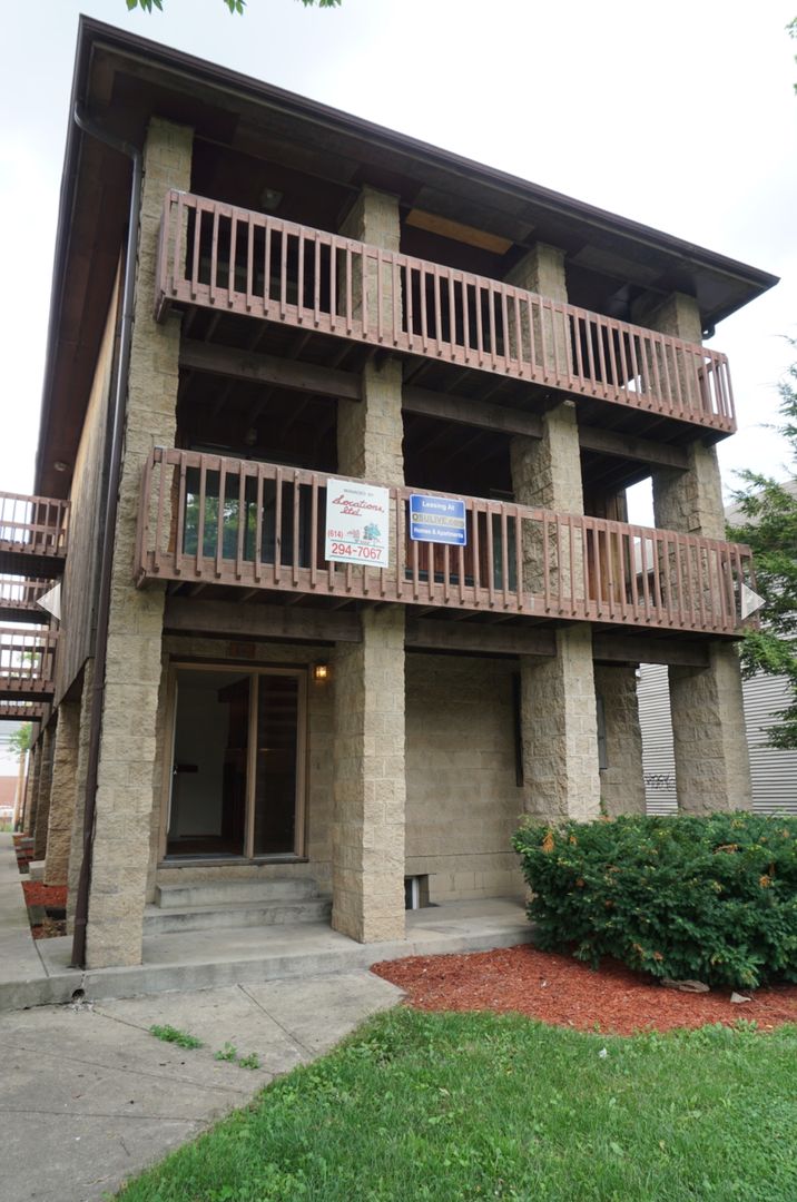 Columbus Townhome: 64-70 Chittenden Avenue