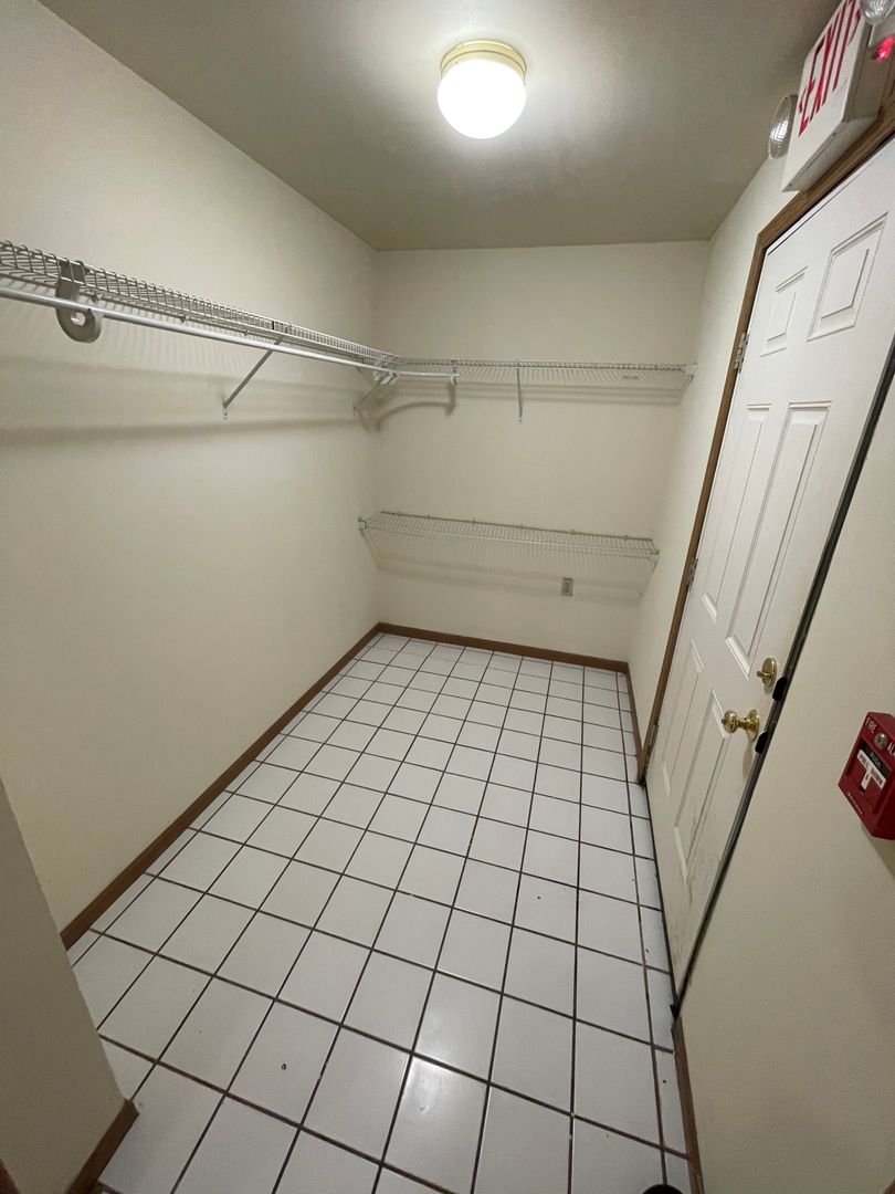 columbus Apartment: 1892 Indianola Avenue