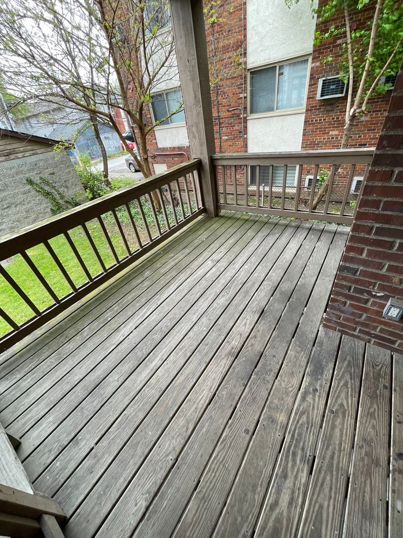 Columbus Apartment: 50 E. 11th Avenue