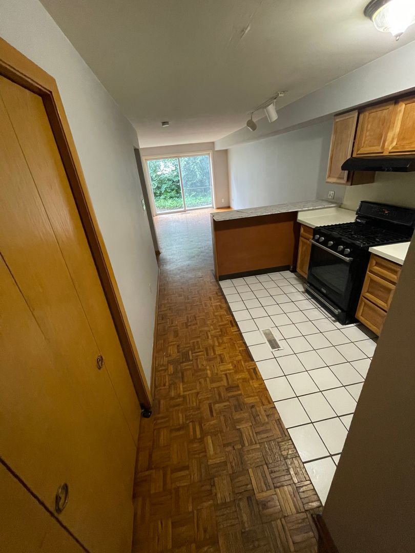 Columbus Apartment: 70 W. Northwood Avenue