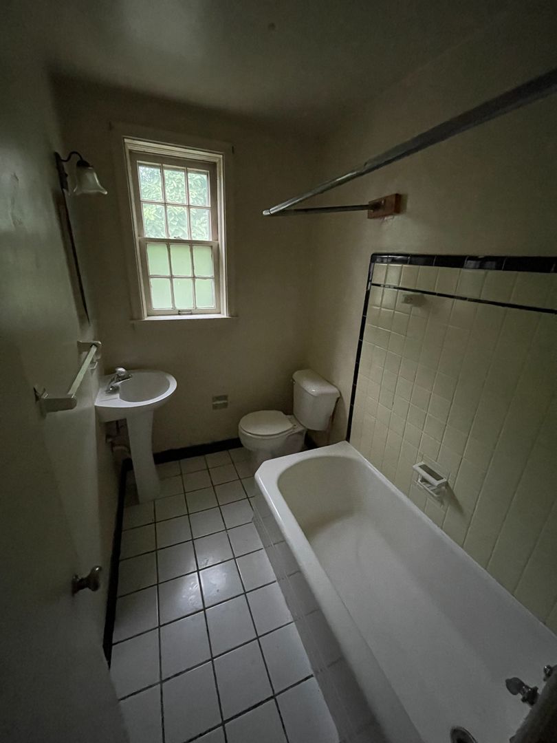 Columbus Apartment: 285 E 15th Avenue