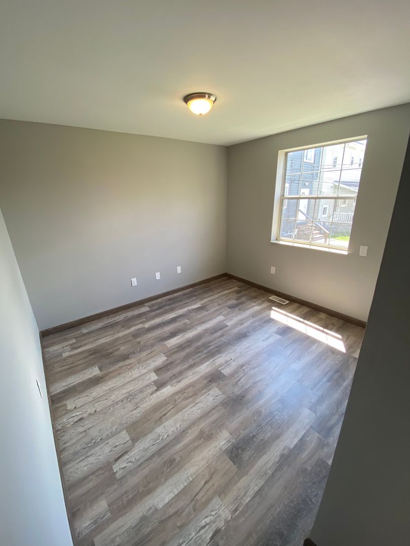 Columbus Apartment: 2163 Indianola Avenue