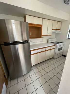 Gateway area 4 bedroom 2 bath – photo 1