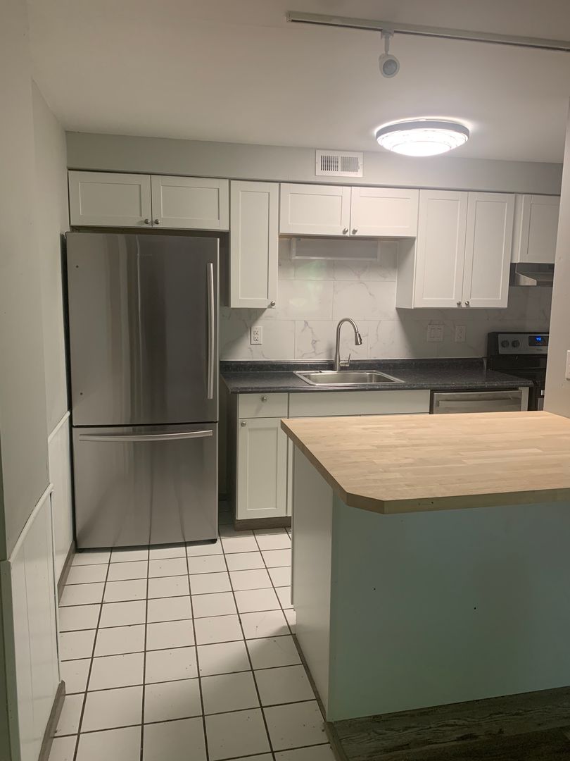 Columbus Apartment: 201 E. 16th Avenue