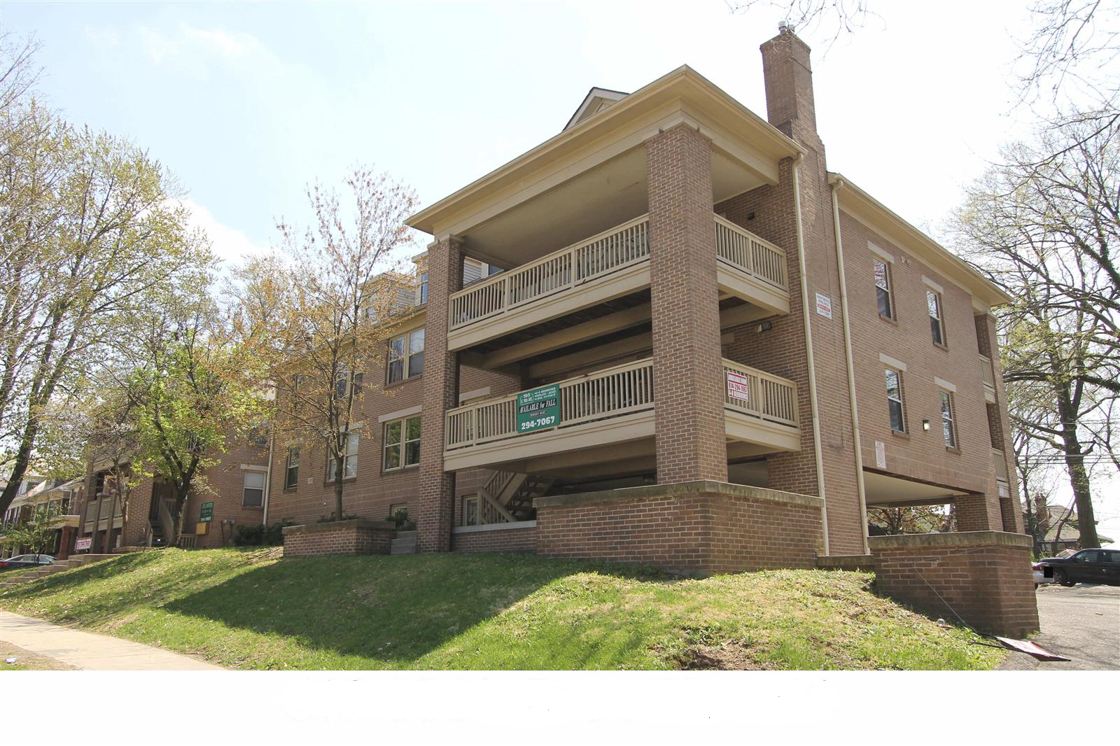 Columbus Apartment: 195 E. 16th Avenue