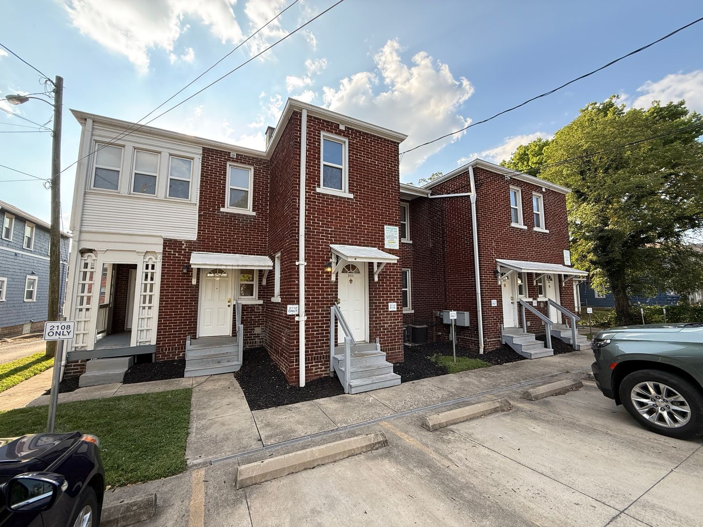 Columbus Apartment: 2112-2120 Indianola Ave.