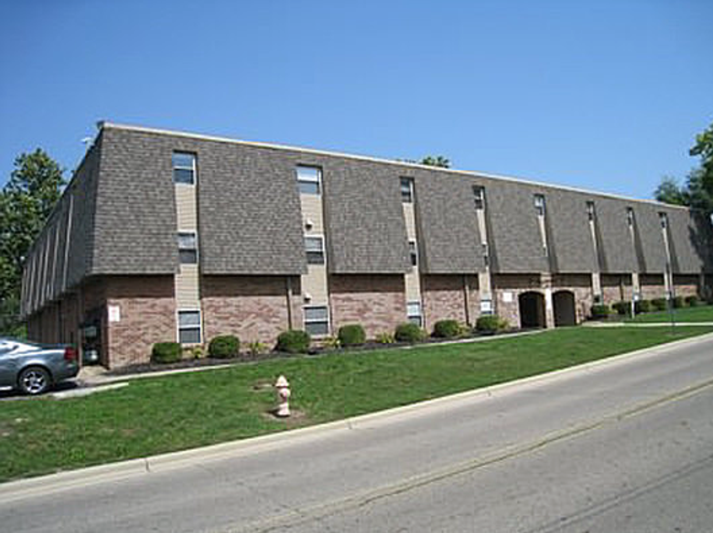 Columbus Apartment: 164 W. Oakland Ave.