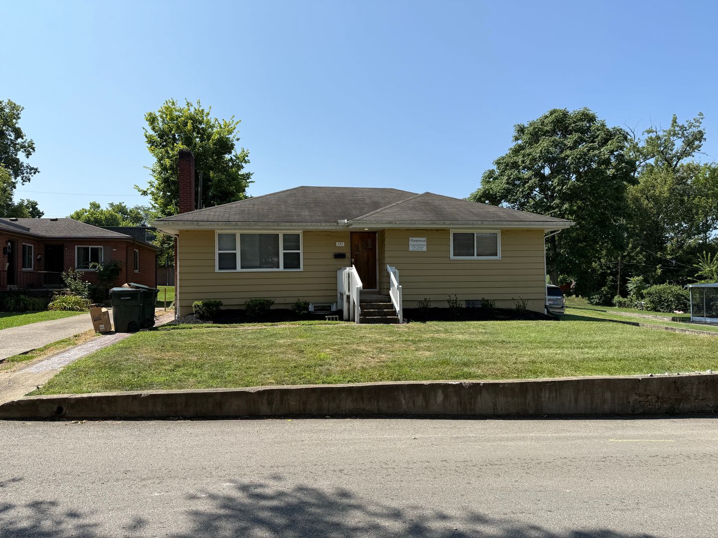 Columbus House: 171 W. Patterson Ave.