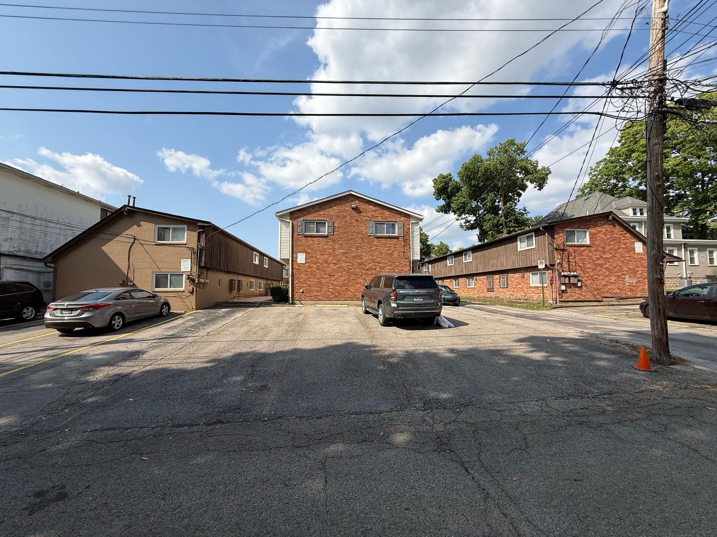 Columbus Apartment: 105 W. Northwood Ave.