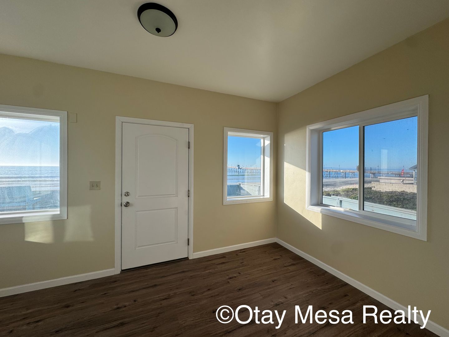 Imperial Beach Apartment: 997 Ocean Ln