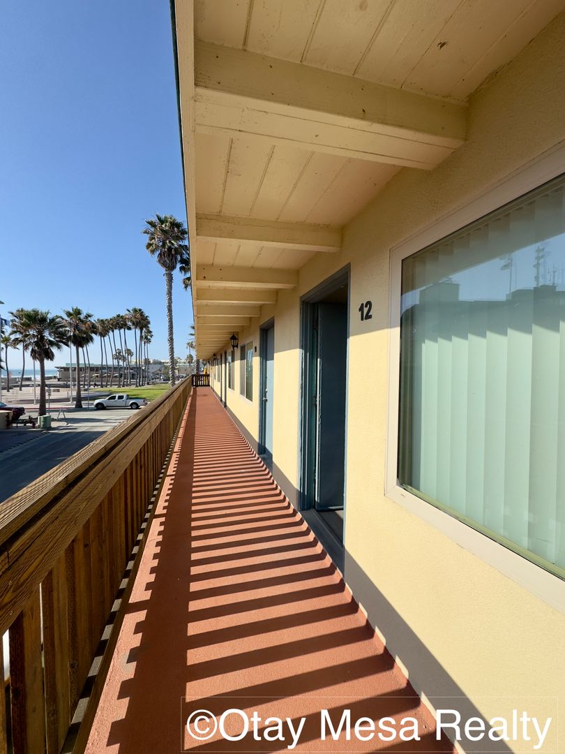 Imperial Beach Apartment: 970 Seacoast Dr