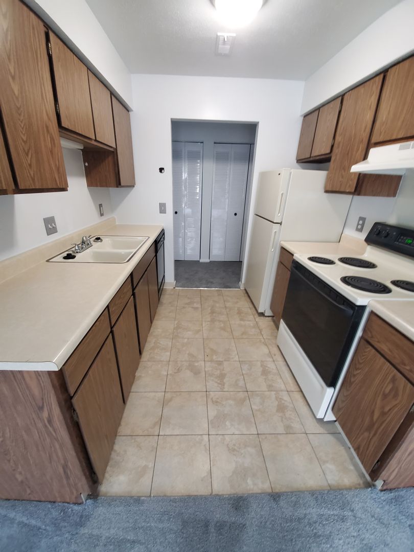 Muncie Apartment: 3601 N. Chadam Lane